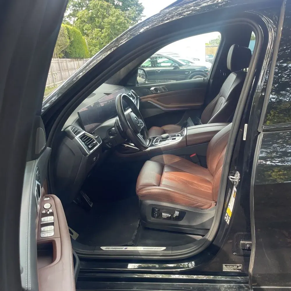 2023 BMW X7 M60i