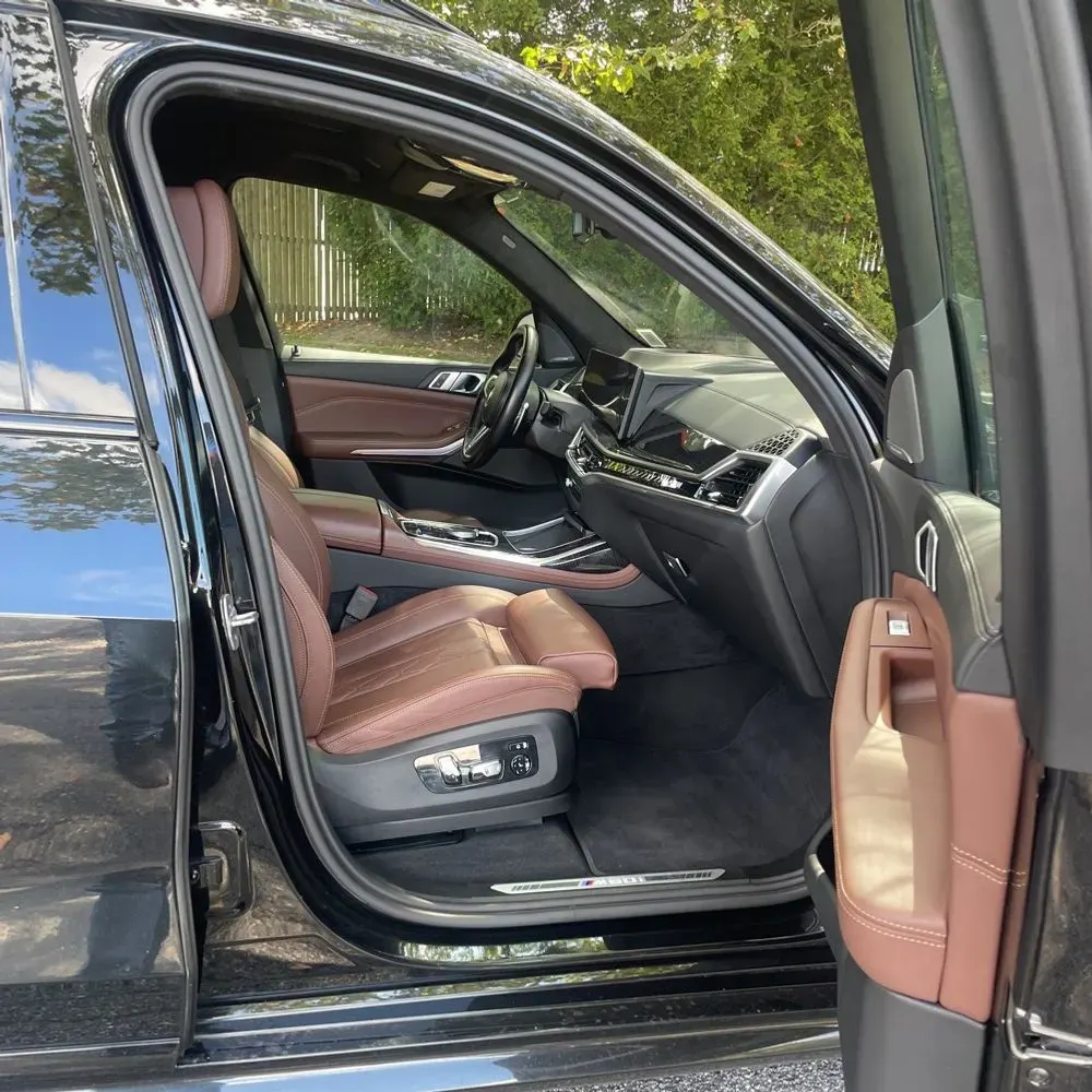2023 BMW X7 M60i