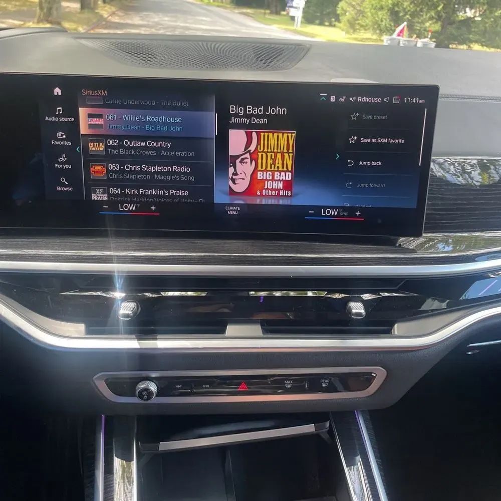 2023 BMW X7 M60i