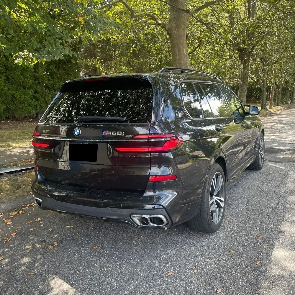 2023 BMW X7 M60i