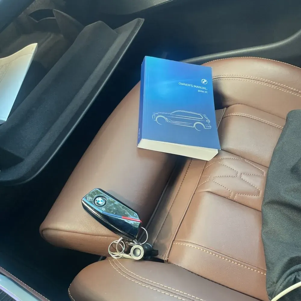 2023 BMW X7 M60i