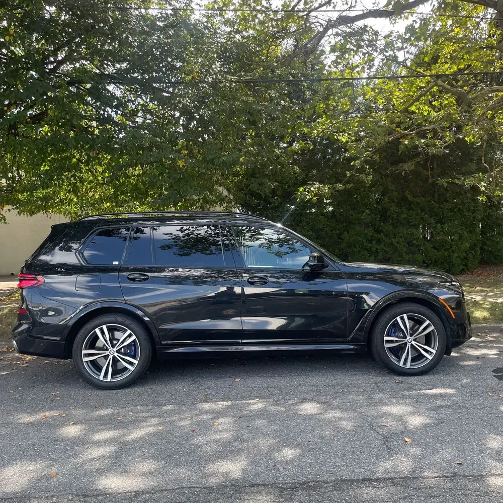 2023 BMW X7 M60i