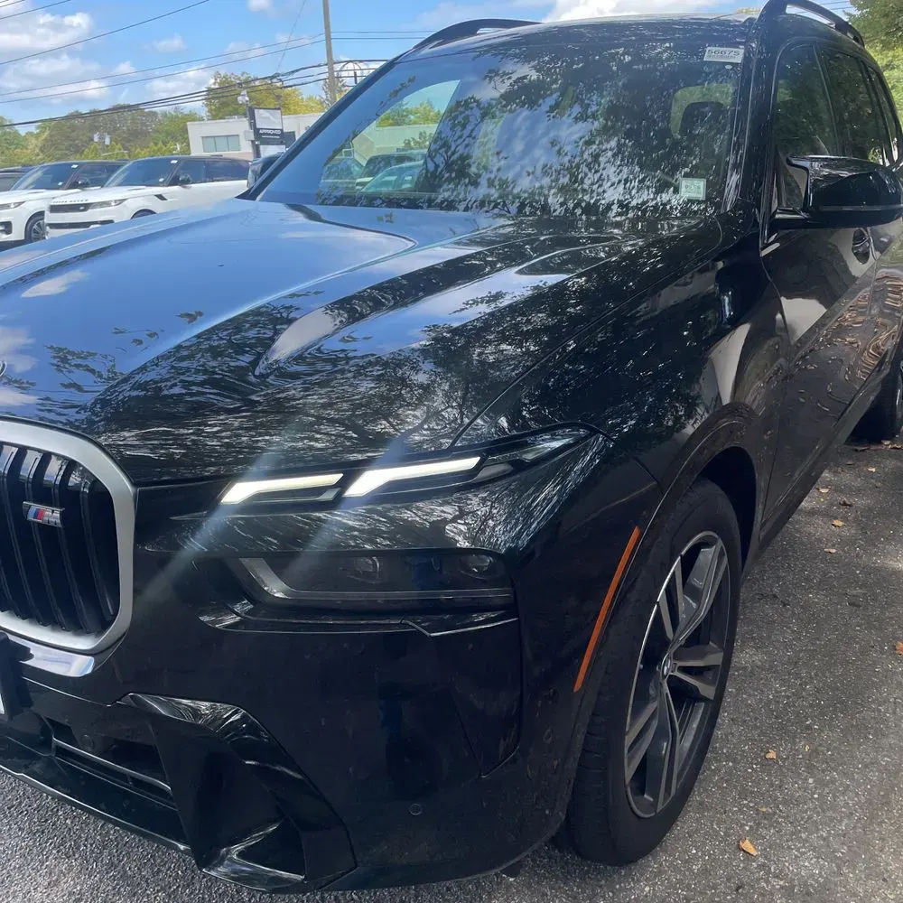 2023 BMW X7 M60i