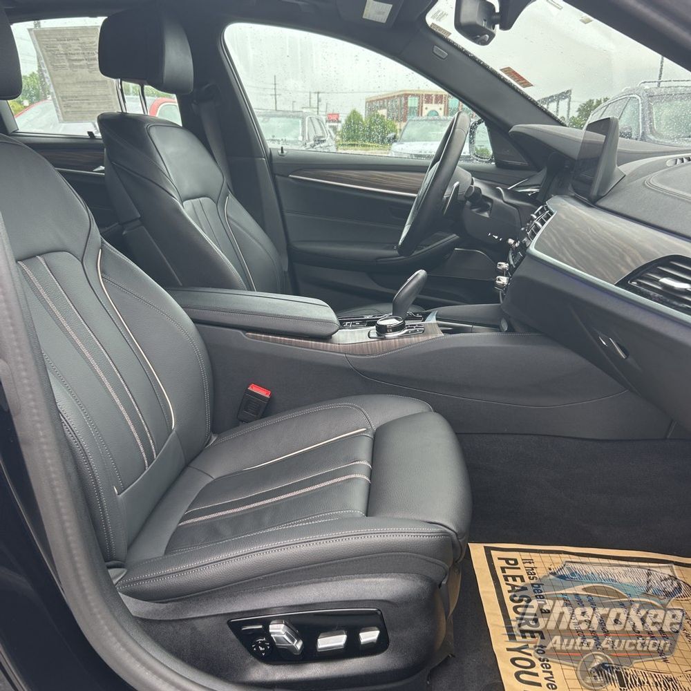 2023 BMW 5-Series M550xi
