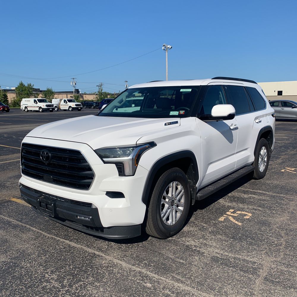2023 Toyota Sequoia SR5