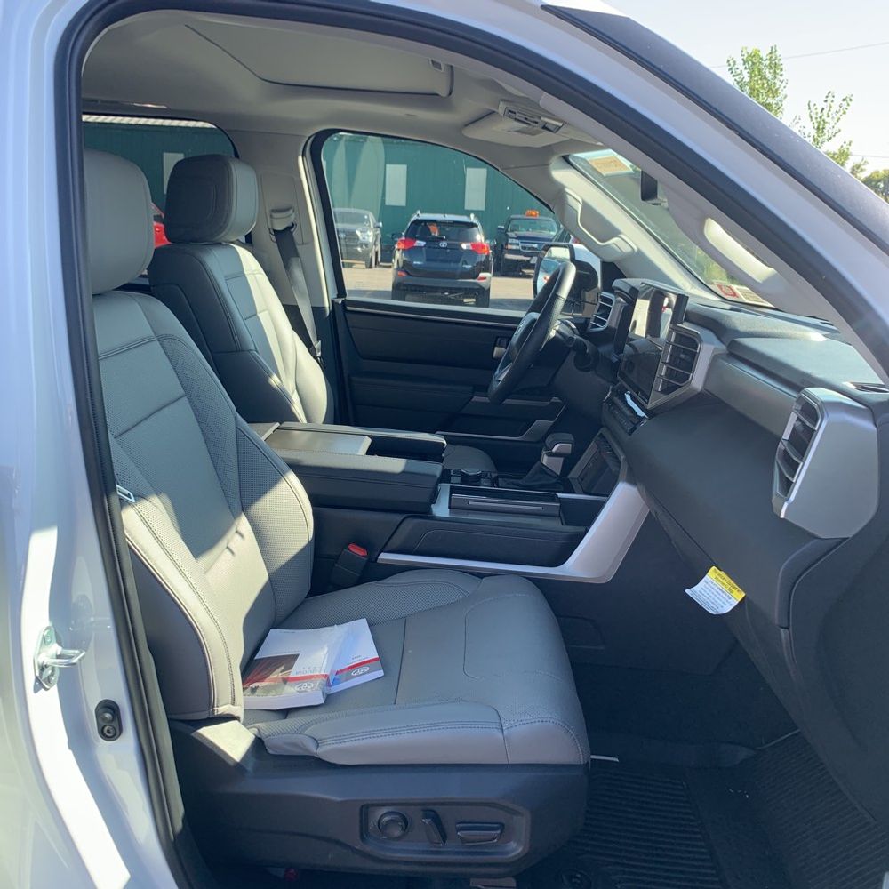 2023 Toyota Sequoia SR5