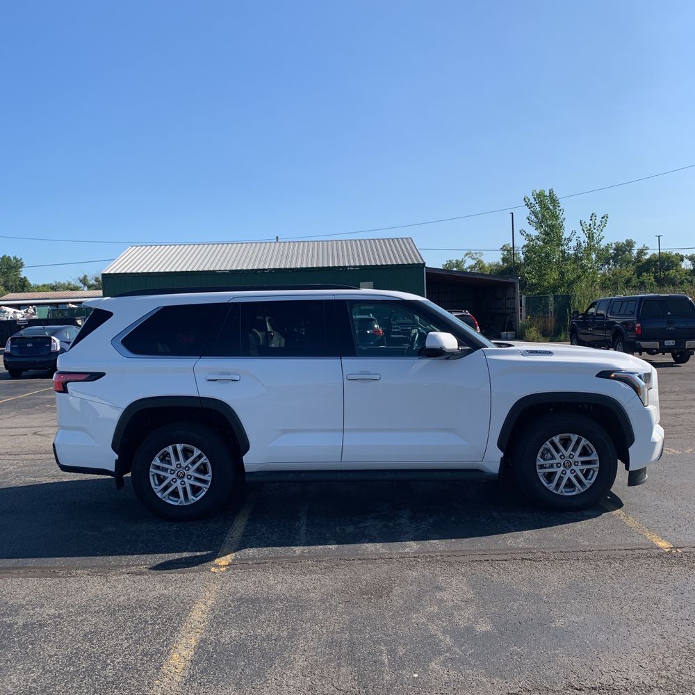 2023 Toyota Sequoia SR5