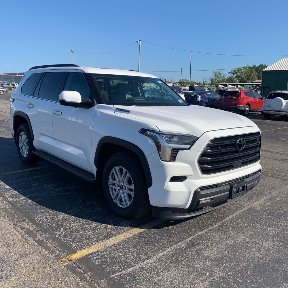 2023 Toyota Sequoia SR5