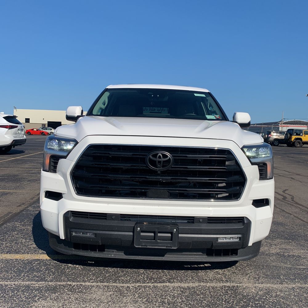 2023 Toyota Sequoia SR5