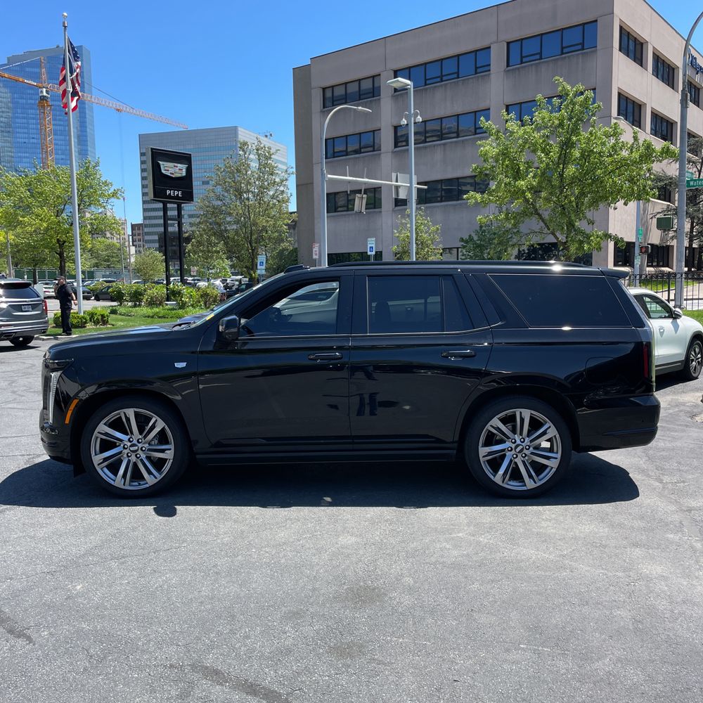 2025 Cadillac Escalade Sport