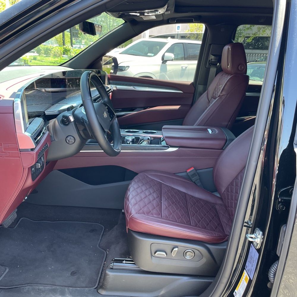 2025 Cadillac Escalade Sport