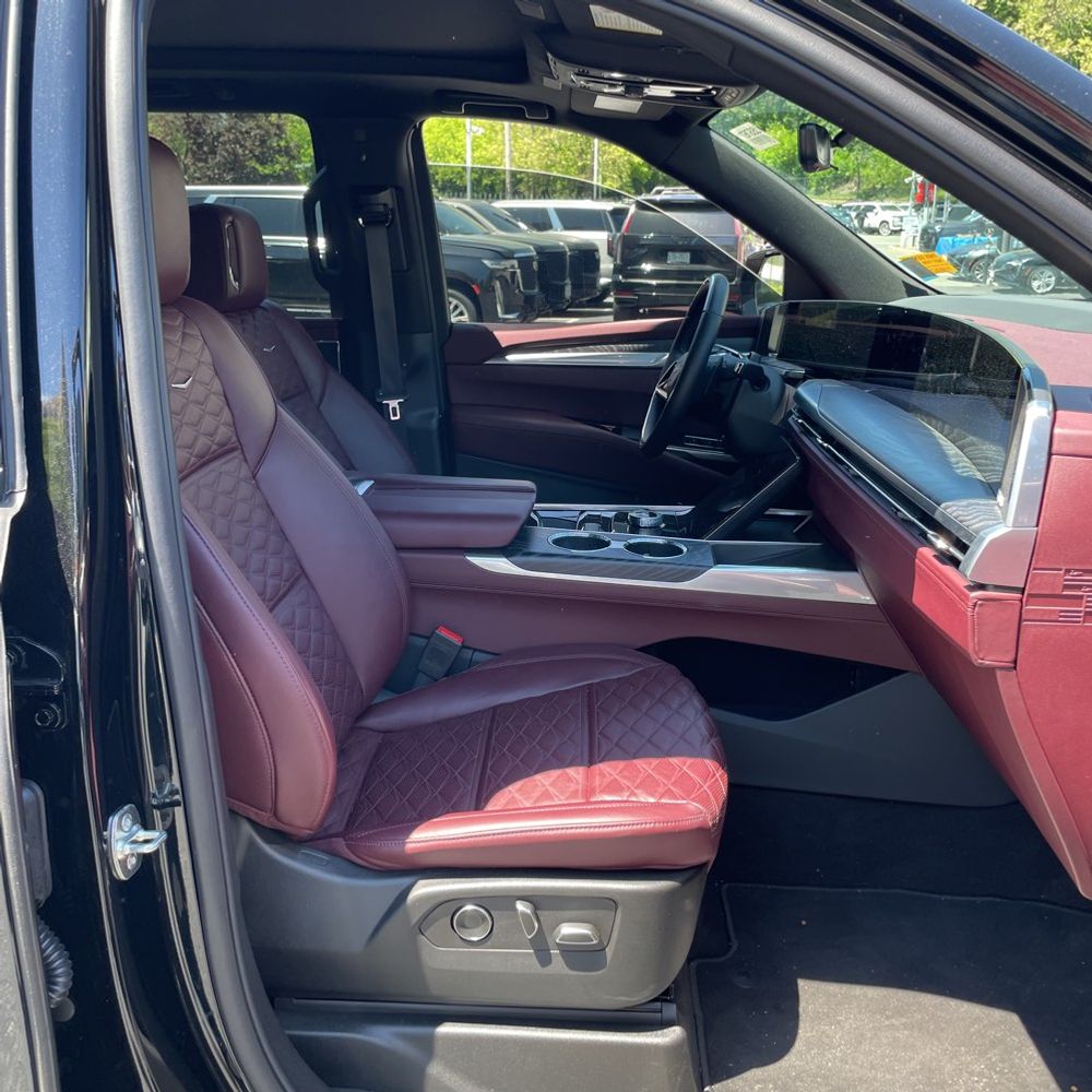 2025 Cadillac Escalade Sport