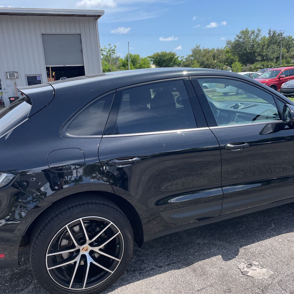 2023 Porsche Macan Base