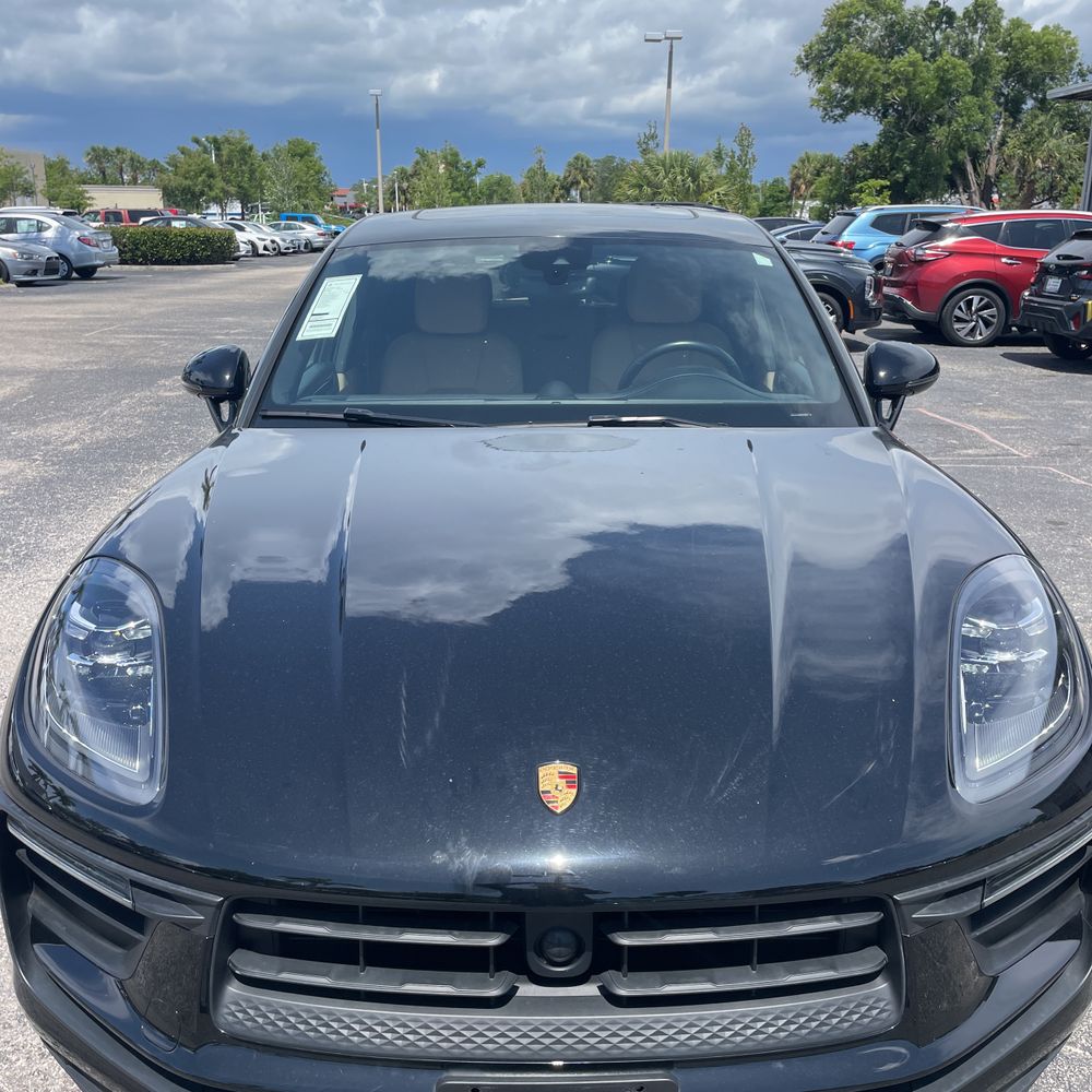 2023 Porsche Macan Base