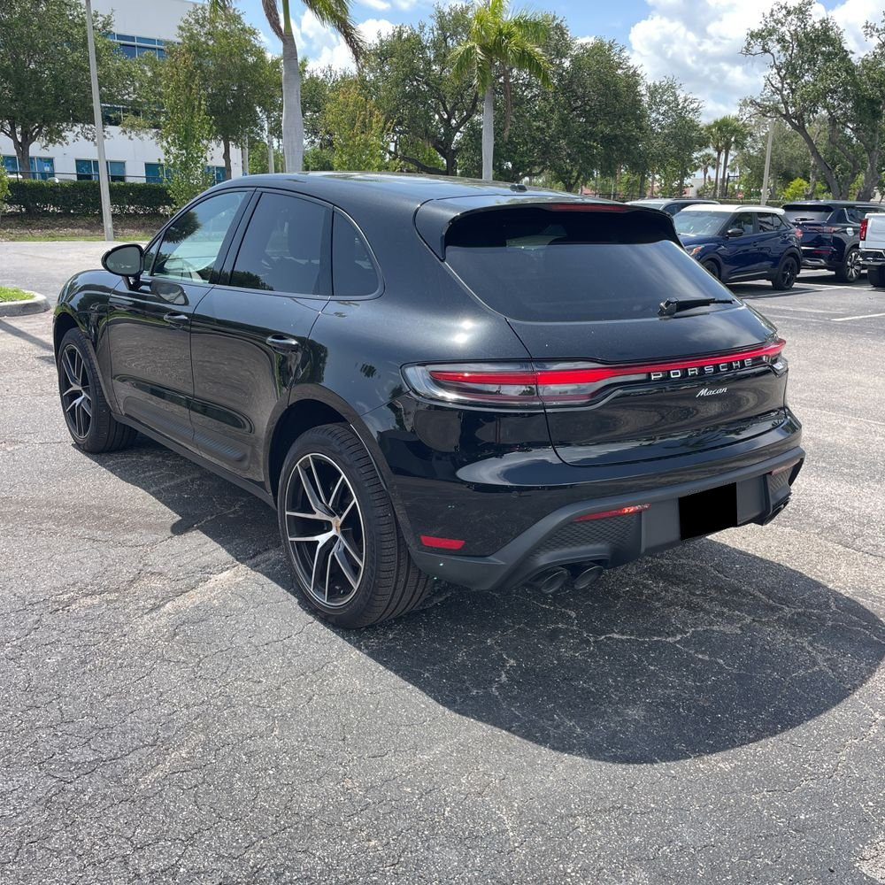 2023 Porsche Macan Base