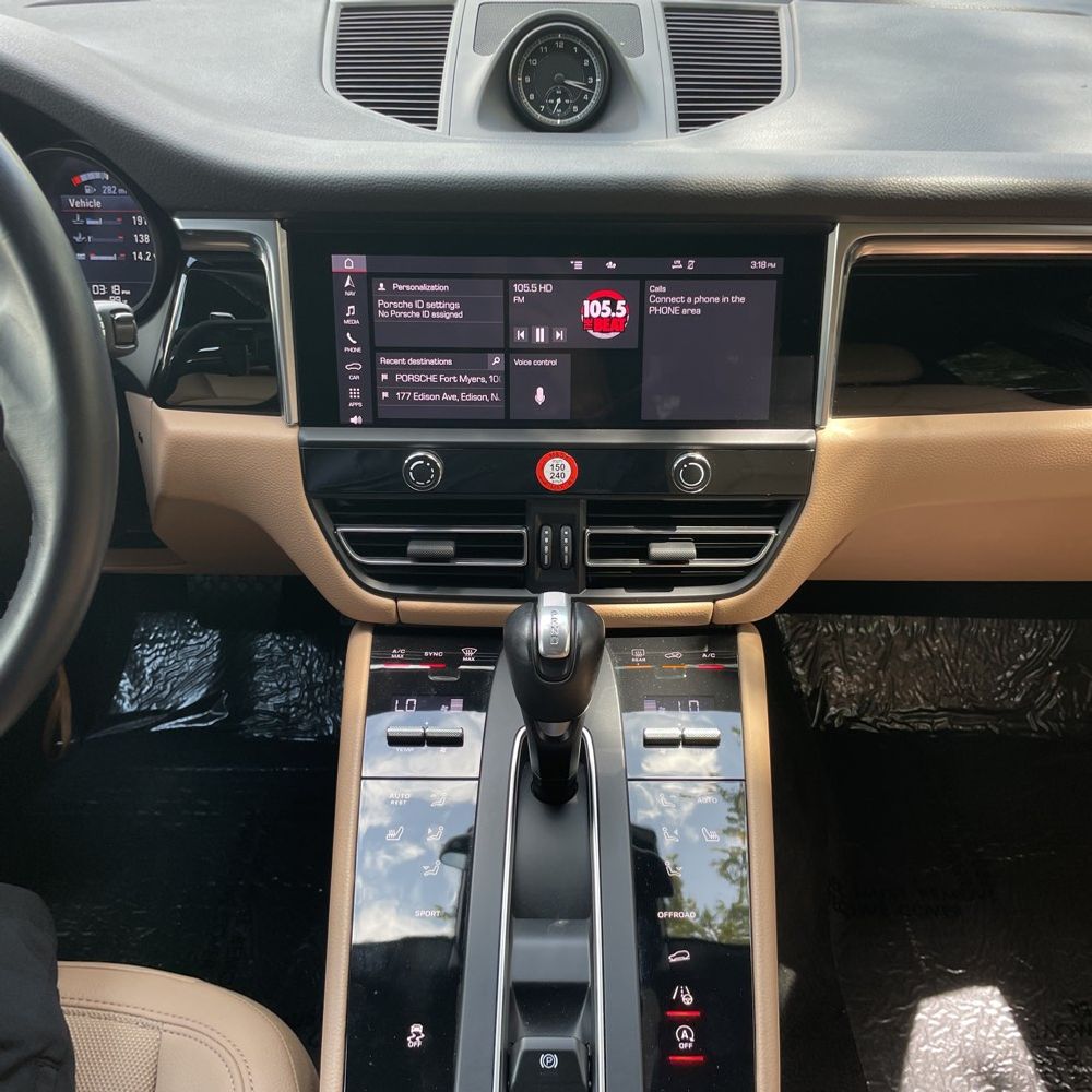 2023 Porsche Macan Base