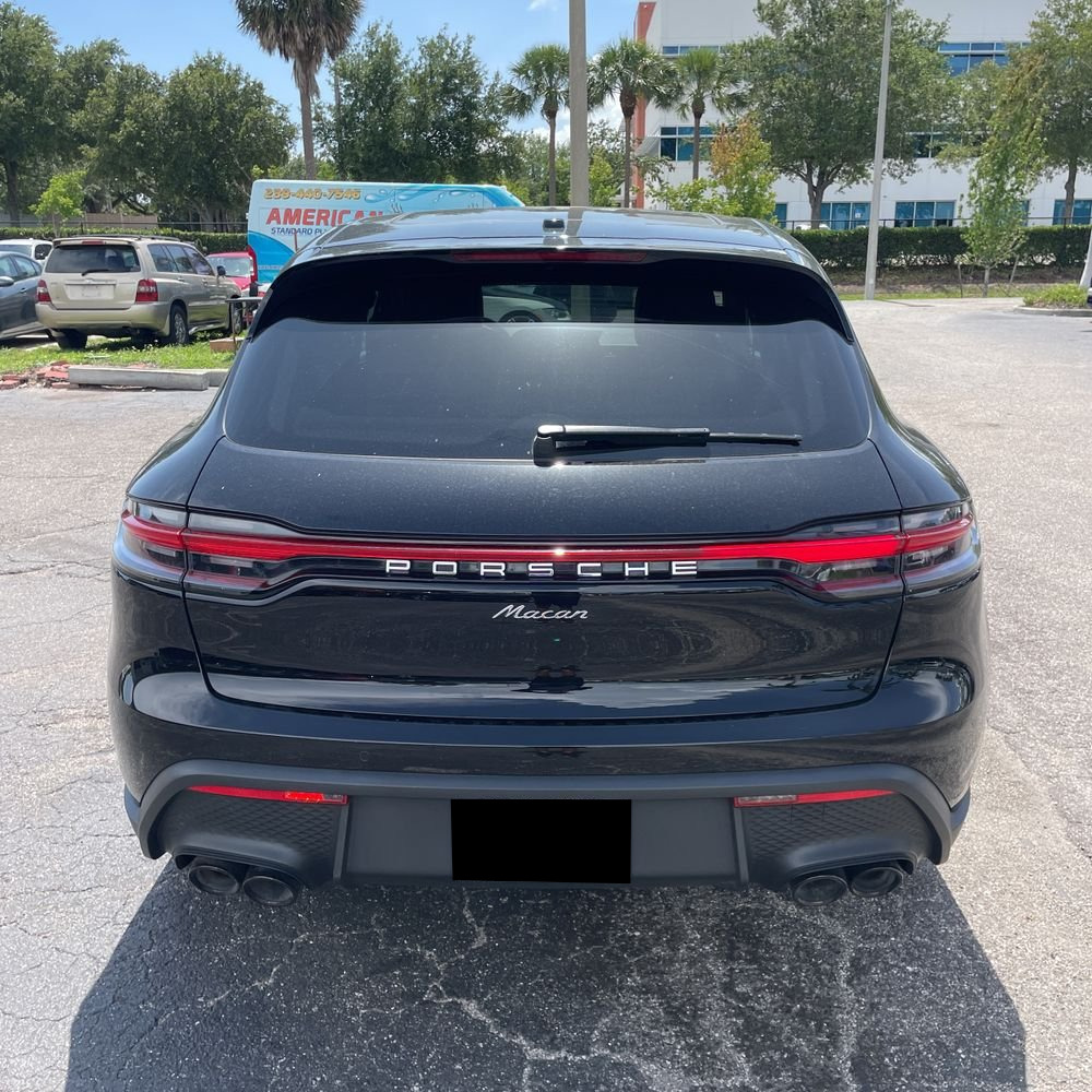 2023 Porsche Macan Base