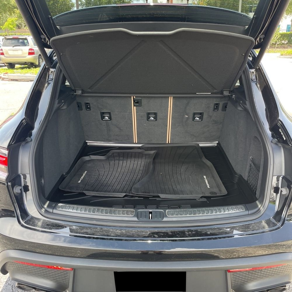2023 Porsche Macan Base