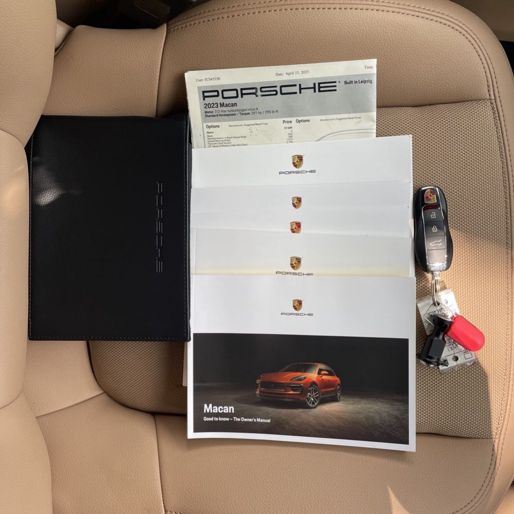 2023 Porsche Macan Base
