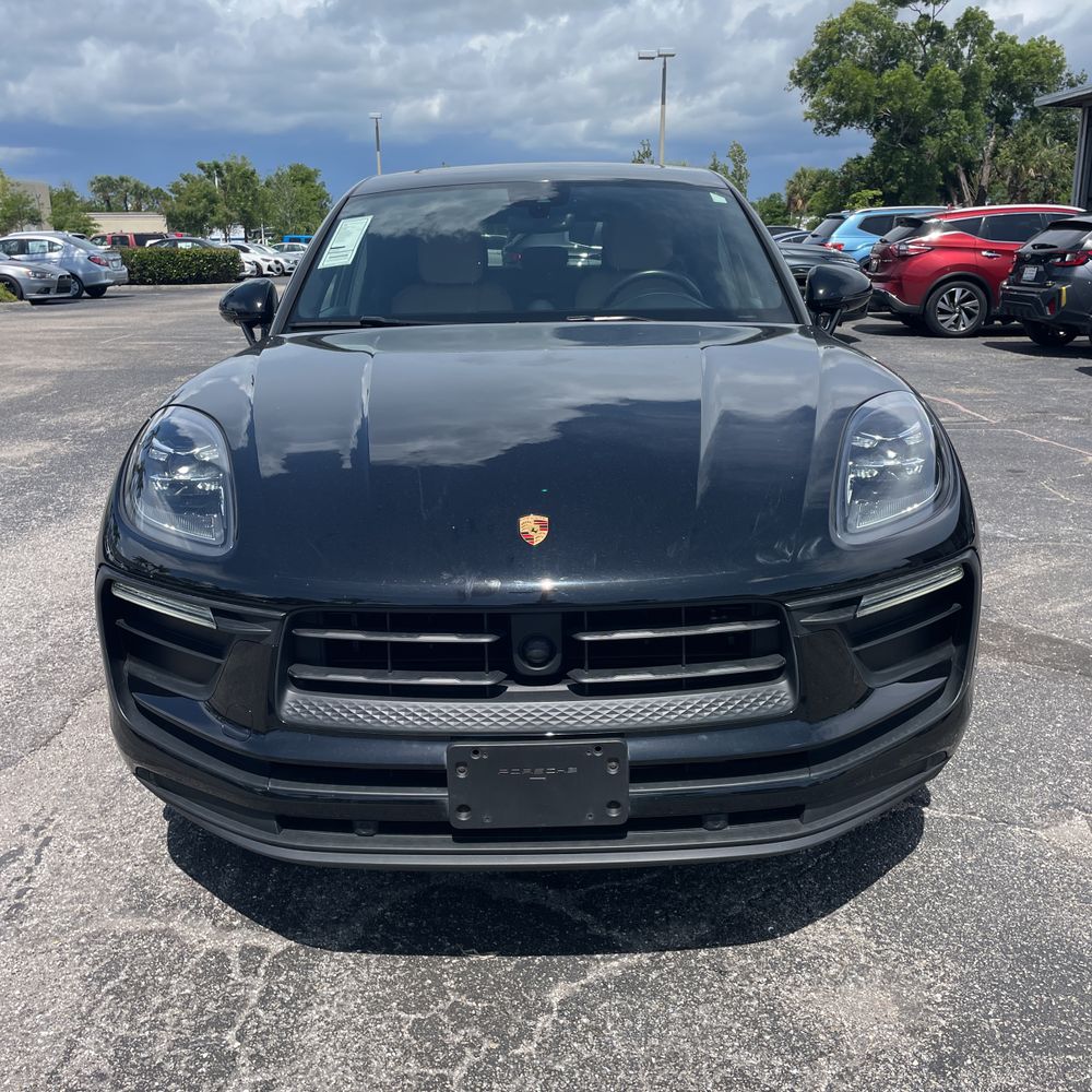 2023 Porsche Macan Base