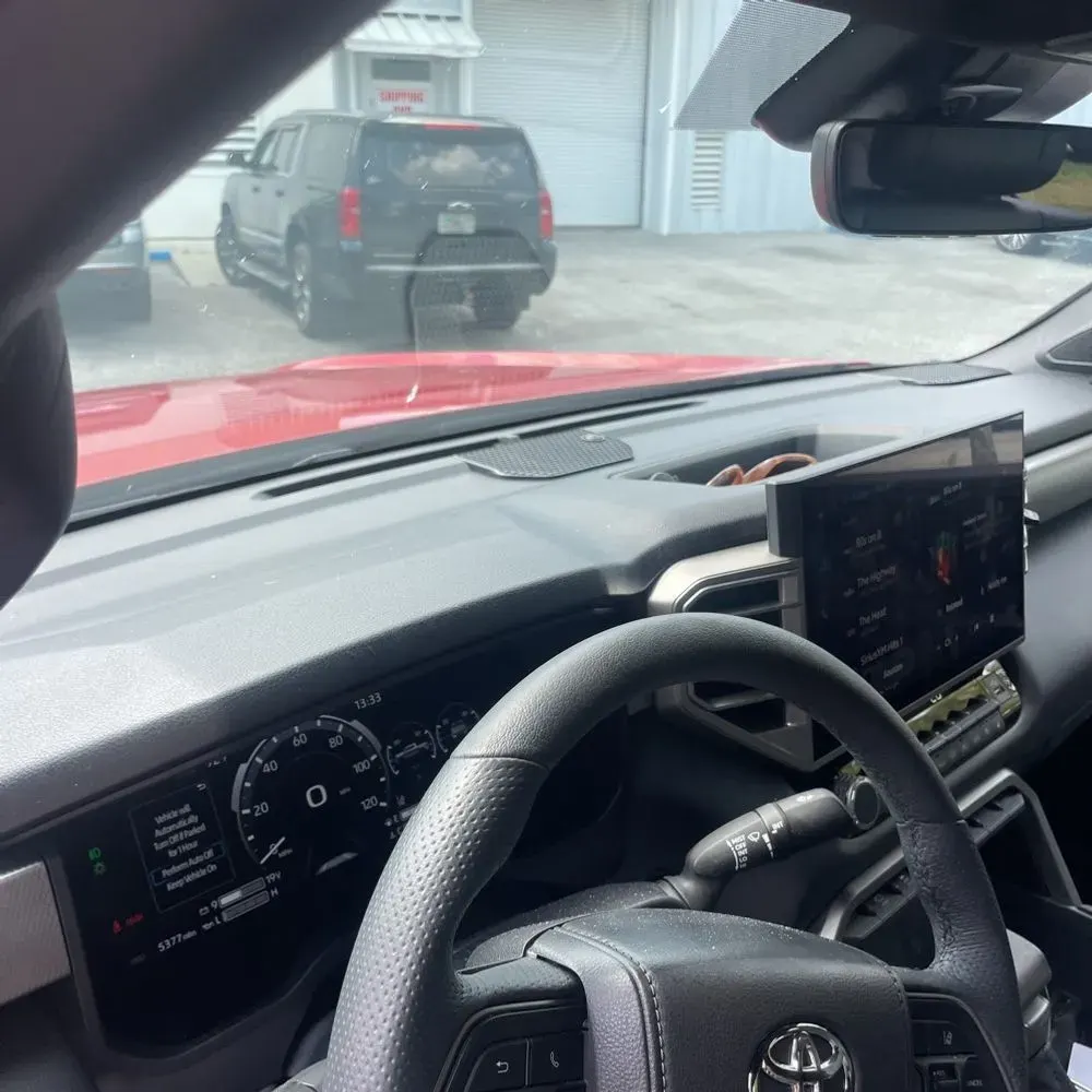 2025 Toyota Tundra Limited HV