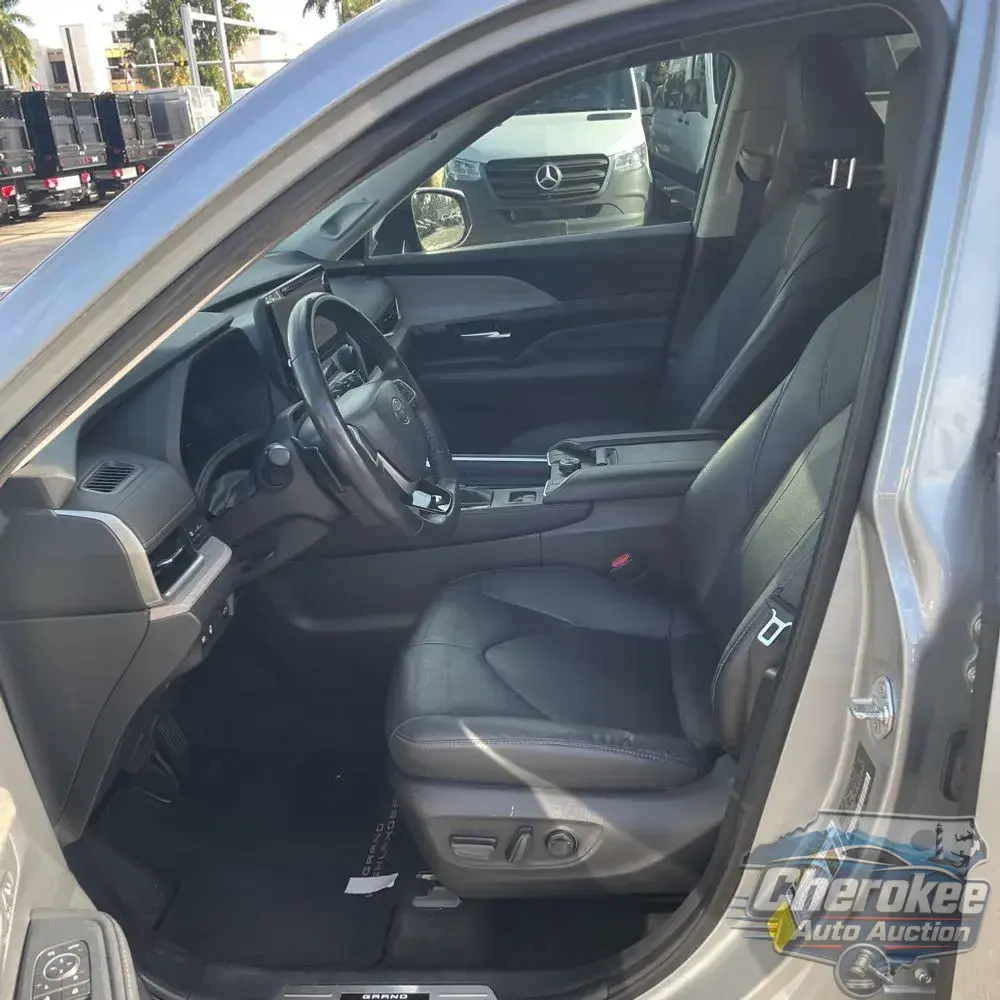 2024 Toyota Grand Highlander Platinum