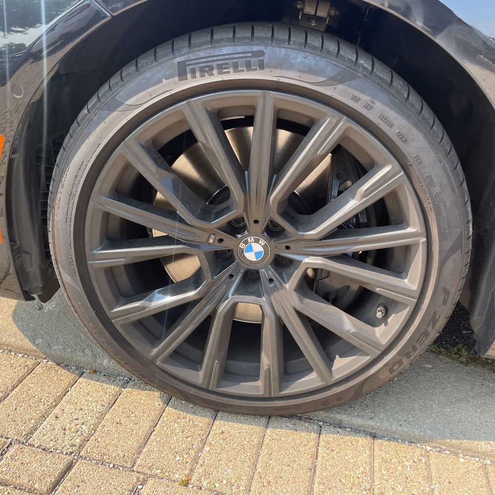 2022 BMW 7-Series M760xi
