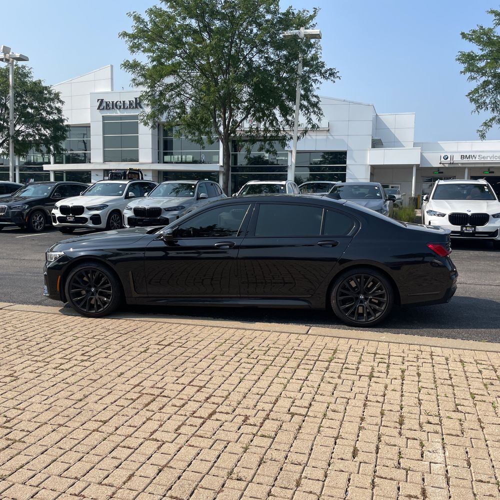 2022 BMW 7-Series M760xi