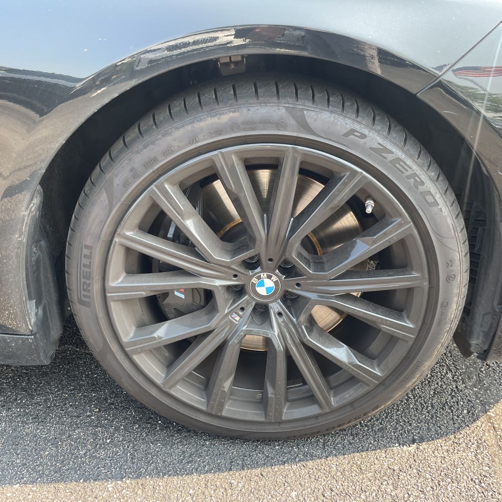 2022 BMW 7-Series M760xi