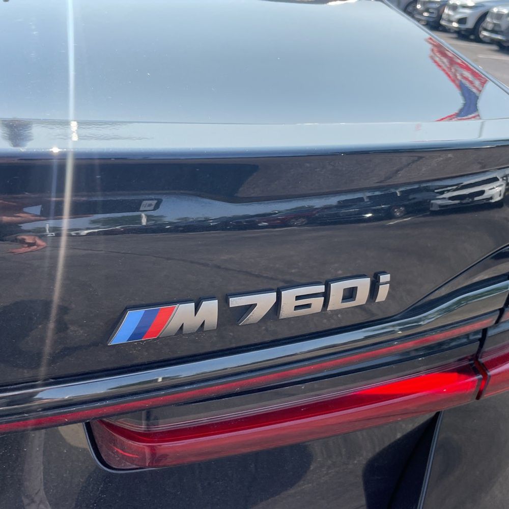 2022 BMW 7-Series M760xi