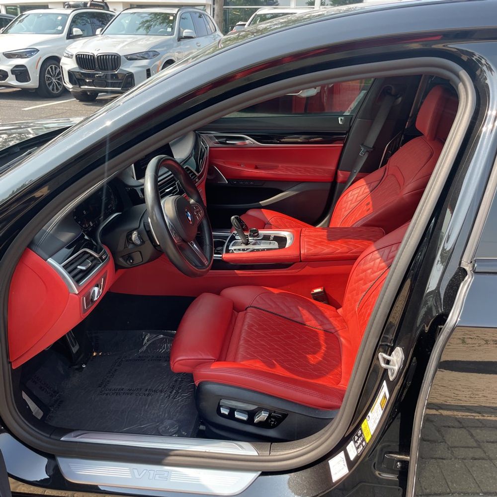 2022 BMW 7-Series M760xi