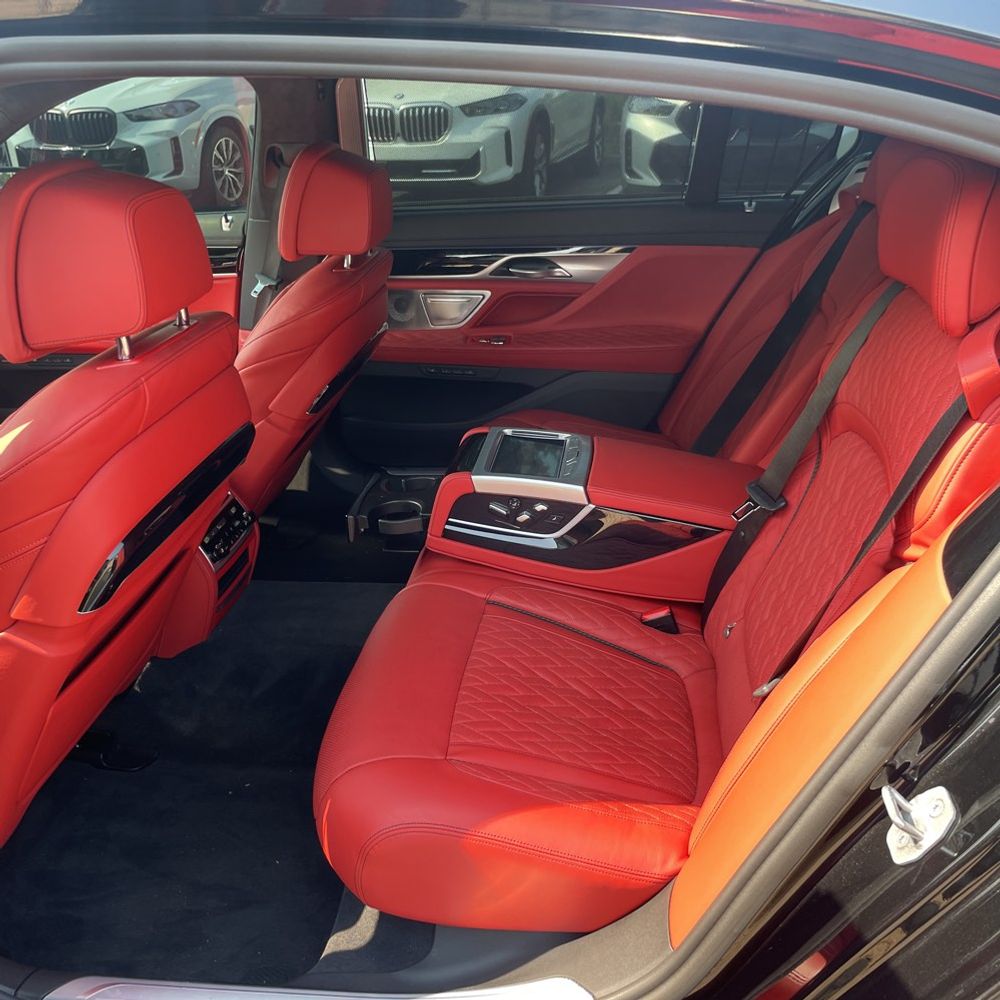 2022 BMW 7-Series M760xi