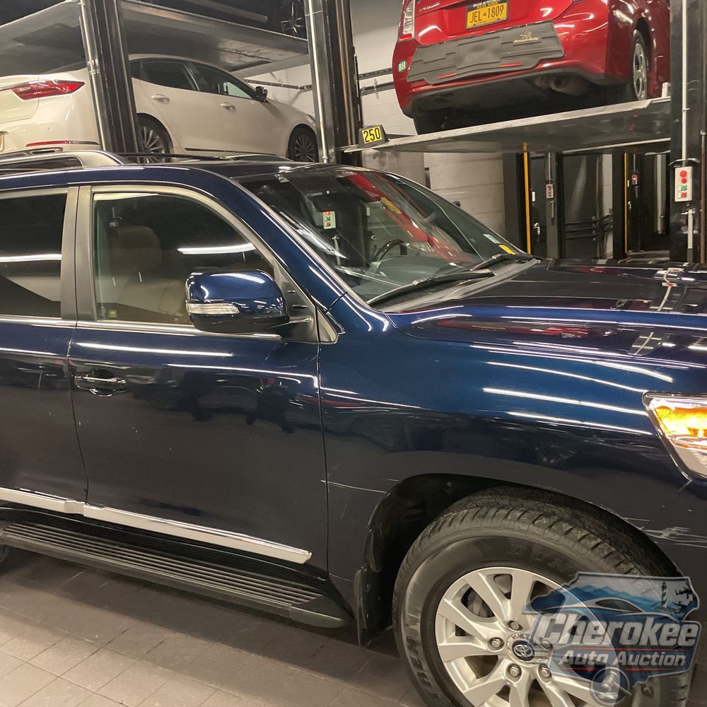 2019 Toyota Land Cruiser Base