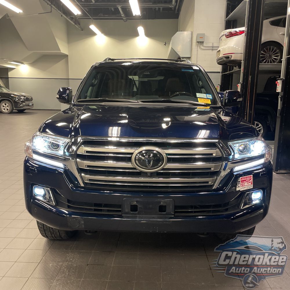2019 Toyota Land Cruiser Base