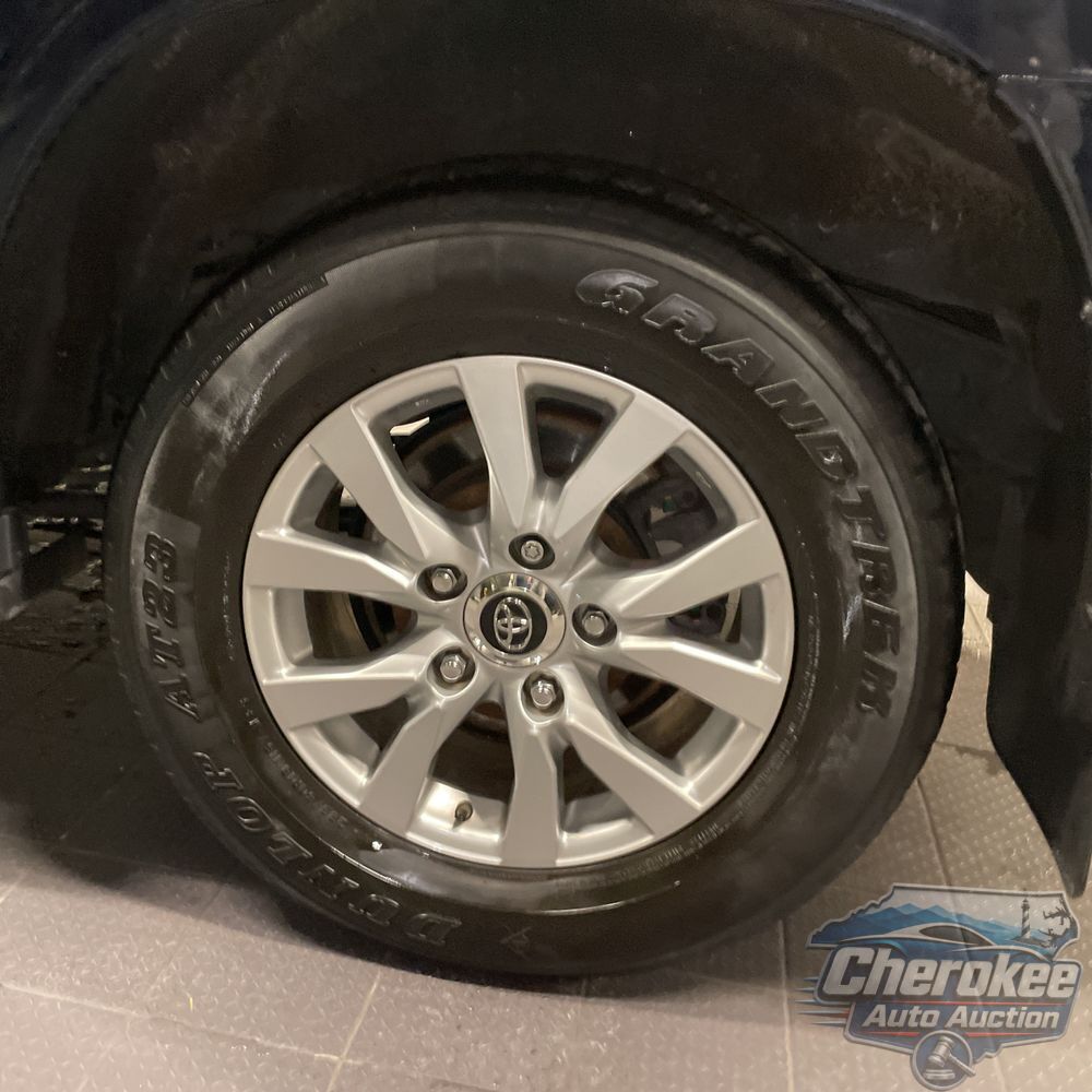 2019 Toyota Land Cruiser Base