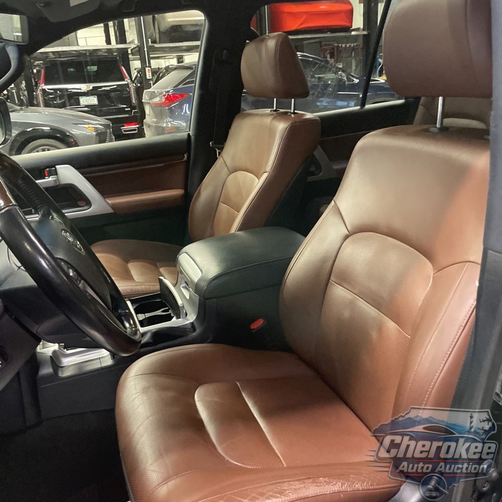 2019 Toyota Land Cruiser Base