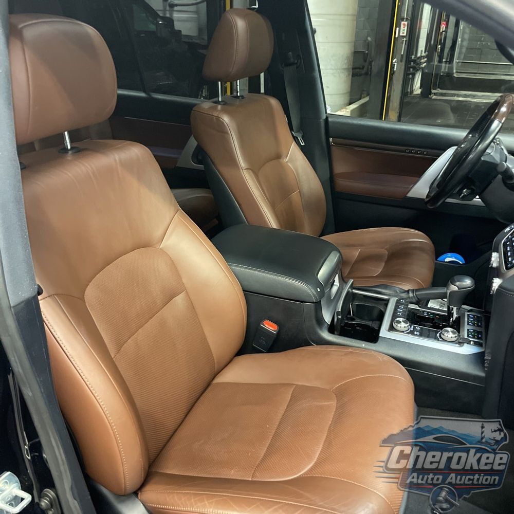 2019 Toyota Land Cruiser Base
