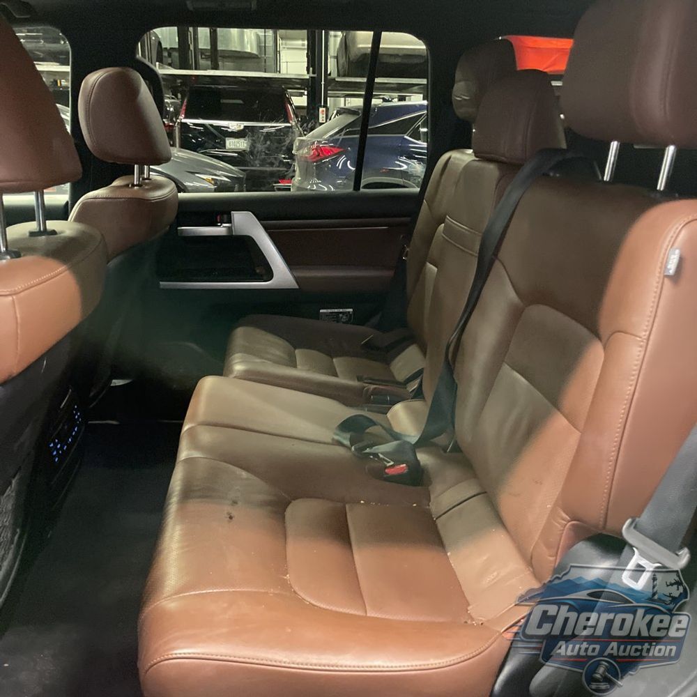 2019 Toyota Land Cruiser Base