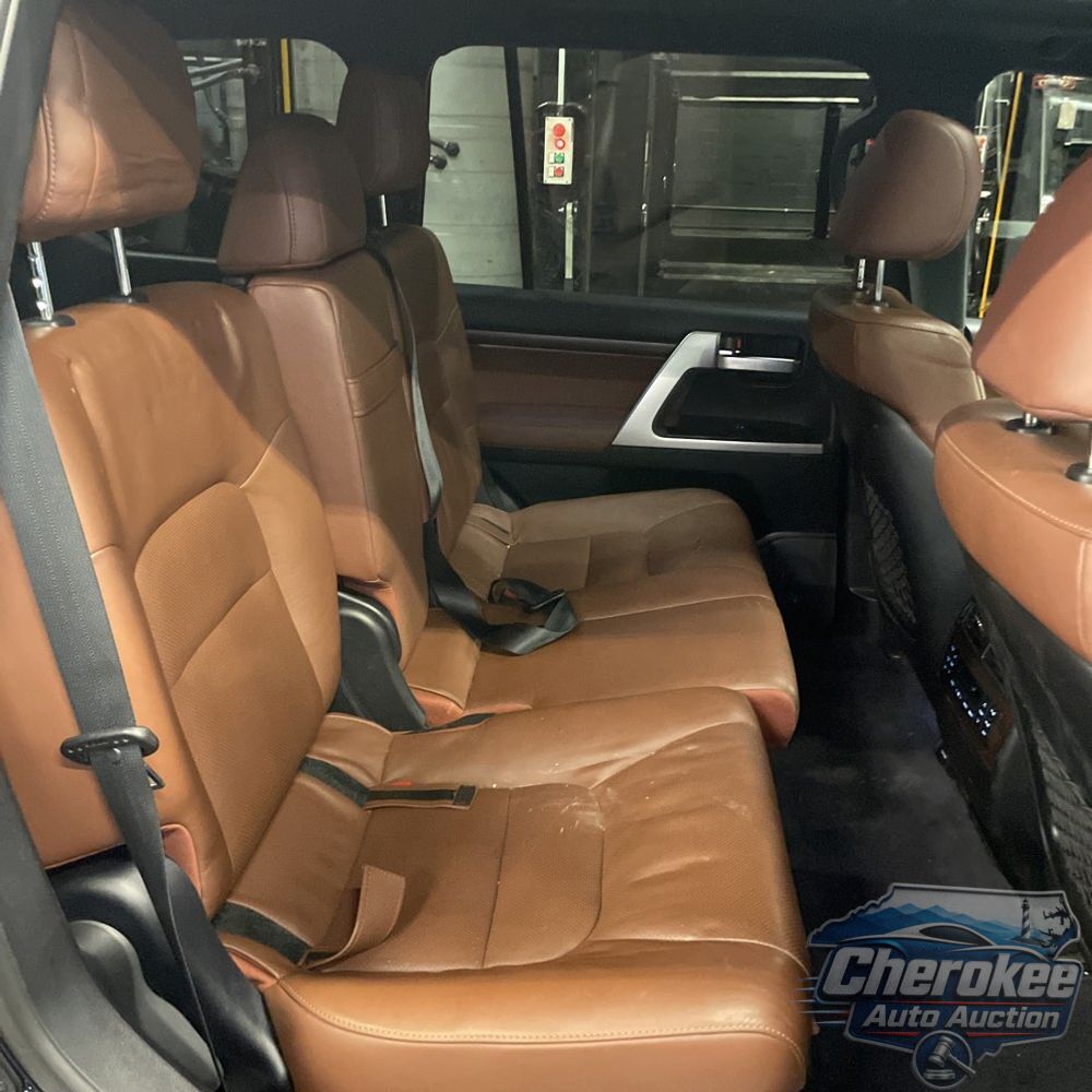 2019 Toyota Land Cruiser Base
