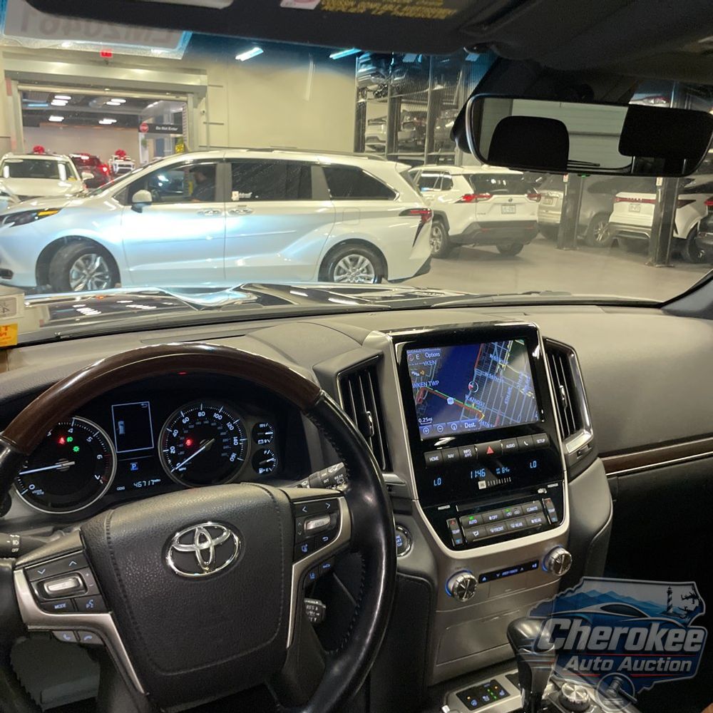2019 Toyota Land Cruiser Base