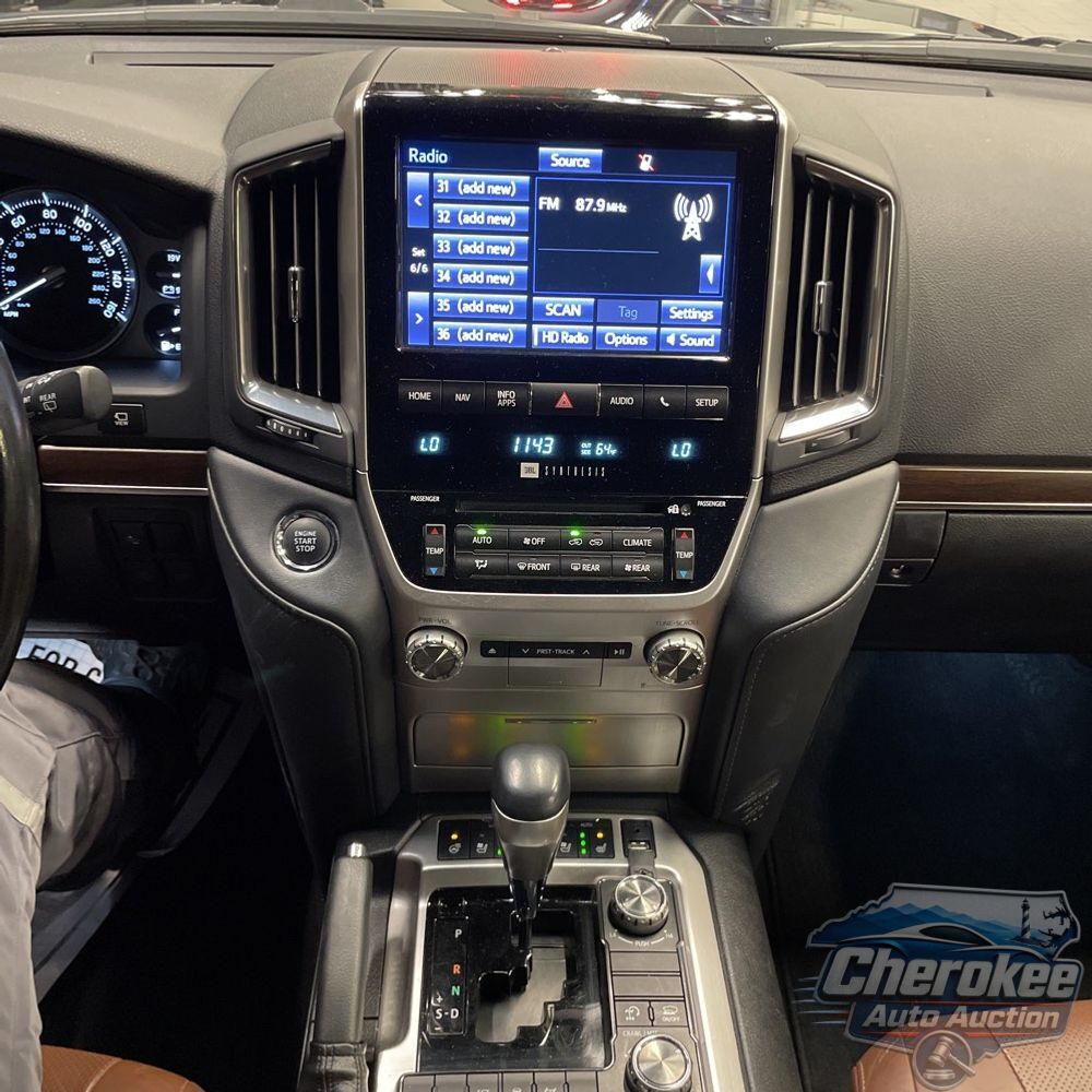 2019 Toyota Land Cruiser Base