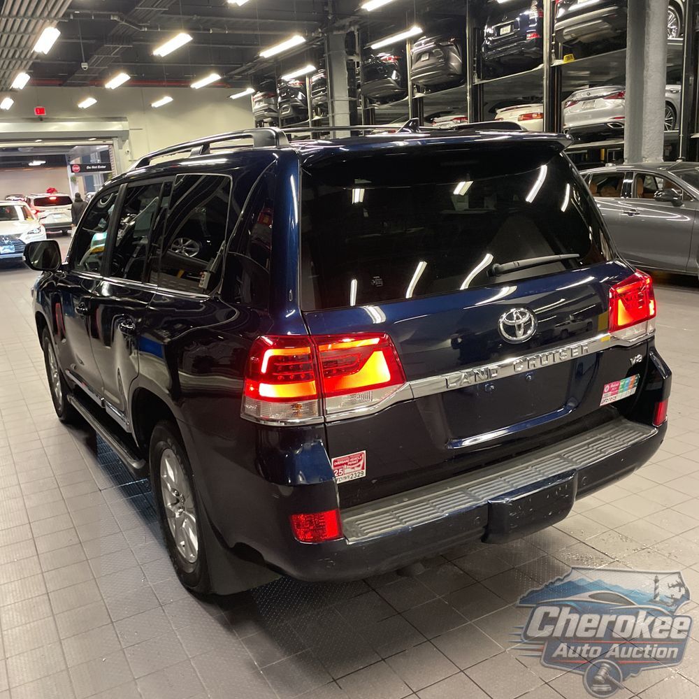 2019 Toyota Land Cruiser Base