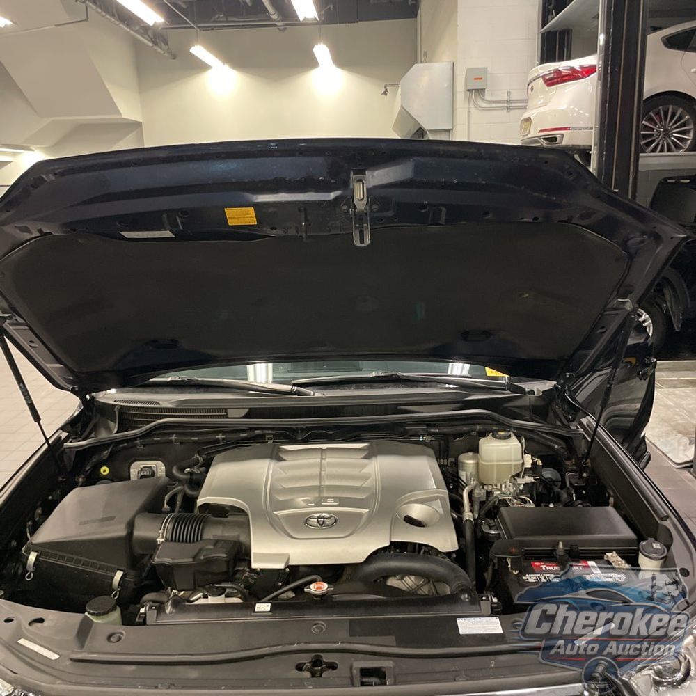 2019 Toyota Land Cruiser Base