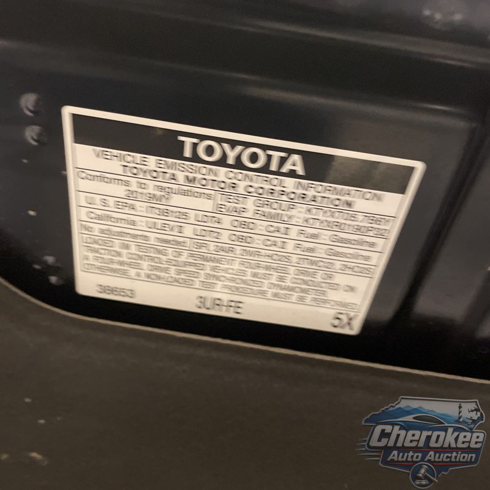 2019 Toyota Land Cruiser Base