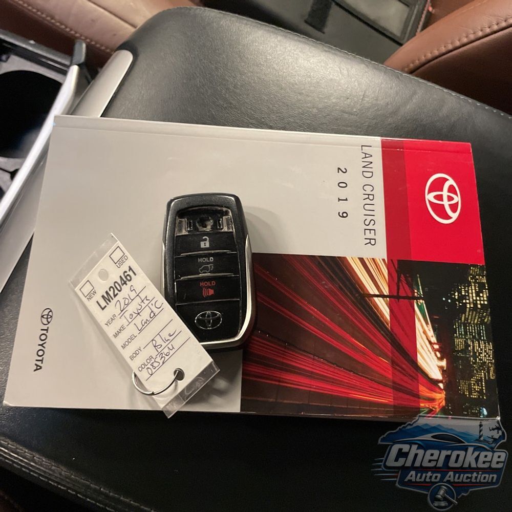 2019 Toyota Land Cruiser Base