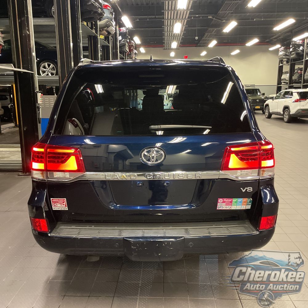2019 Toyota Land Cruiser Base