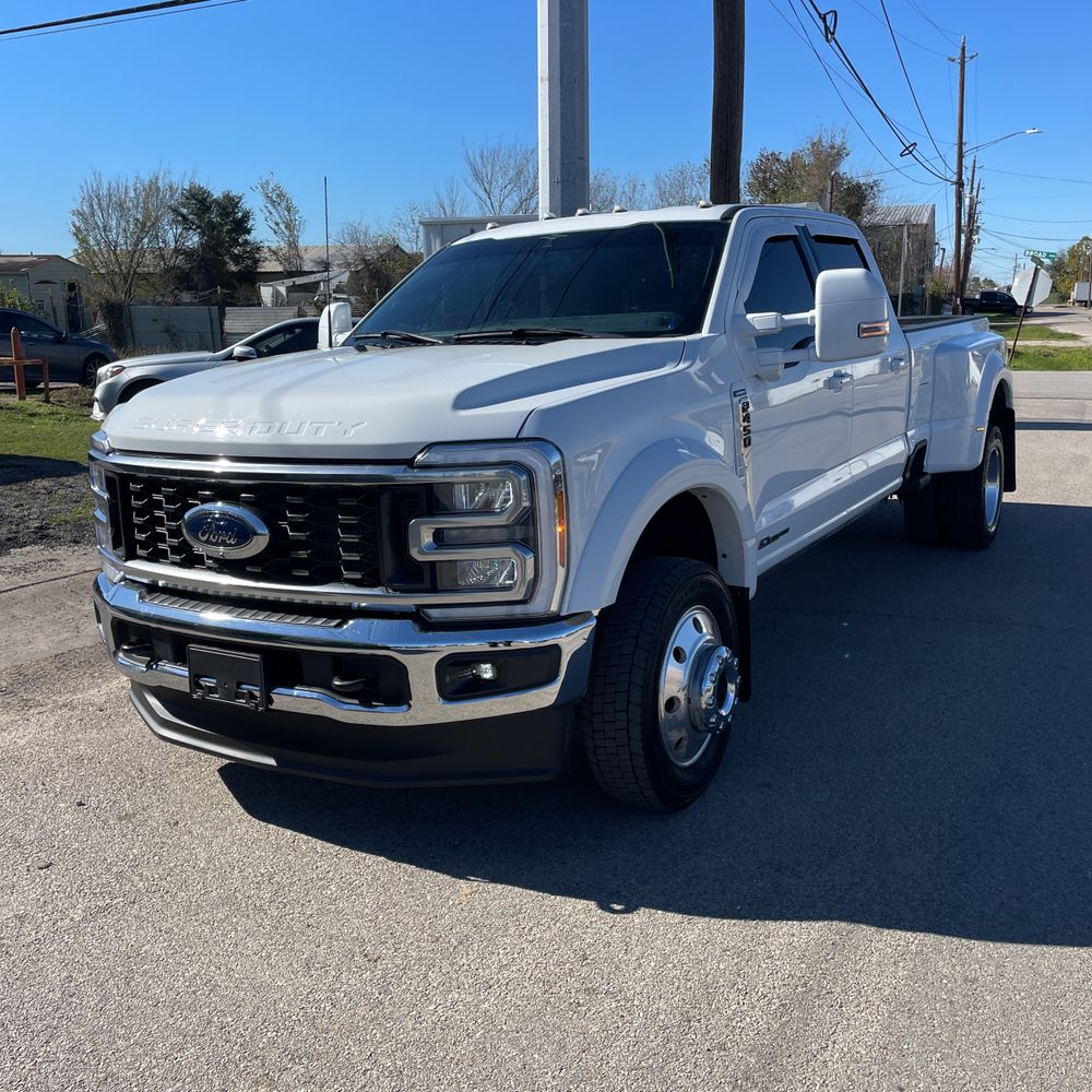 2023 Ford F-450 Super Duty Lariat