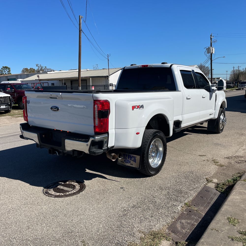 2023 Ford F-450 Super Duty Lariat