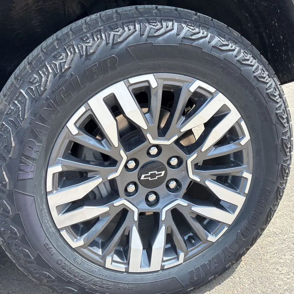 2025 Chevrolet Suburban Z71
