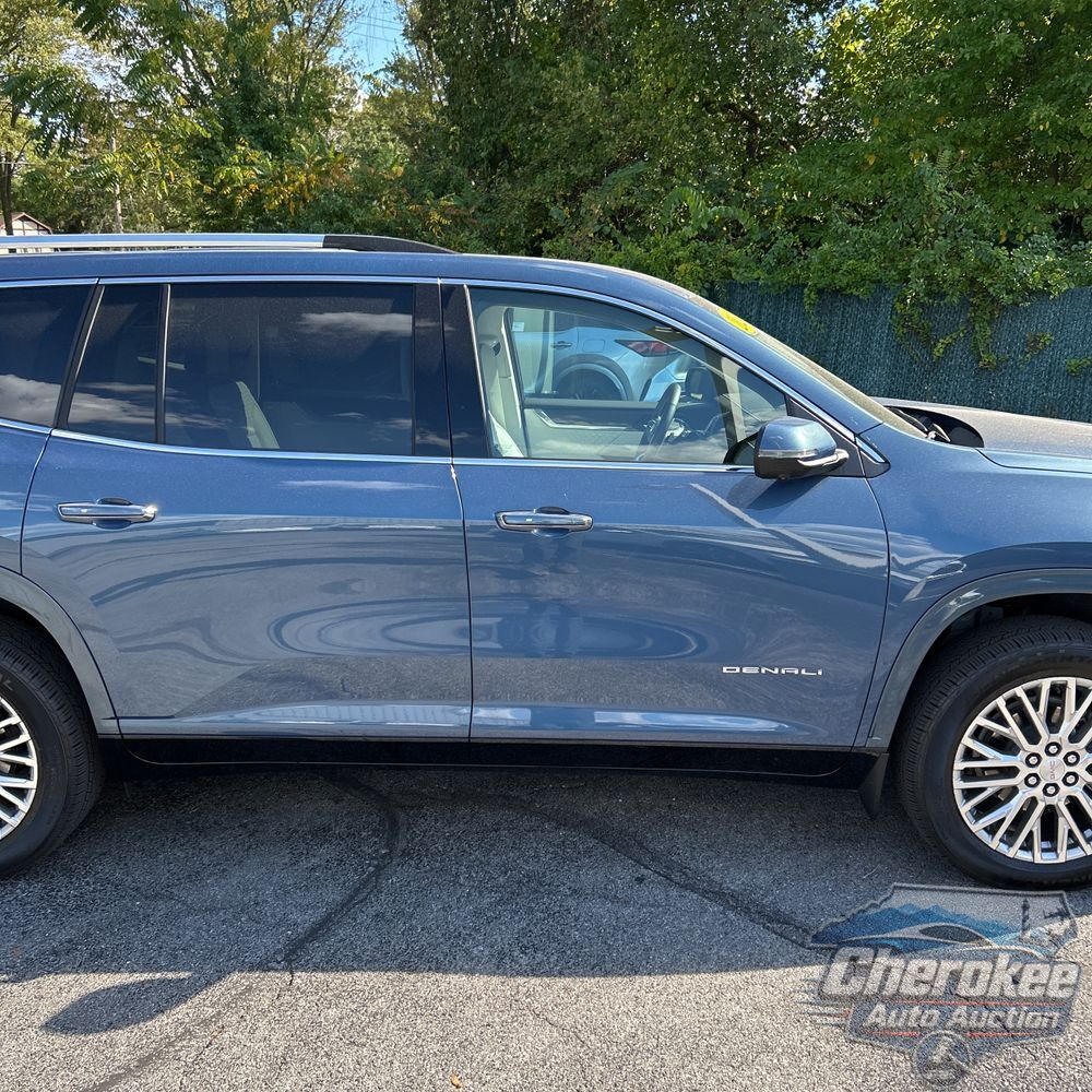 2024 GMC Acadia Denali